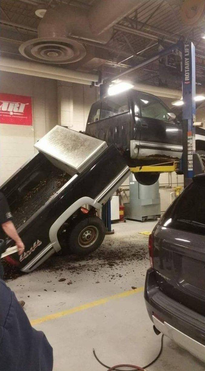 car mechanic lift fails - Rotary Lift