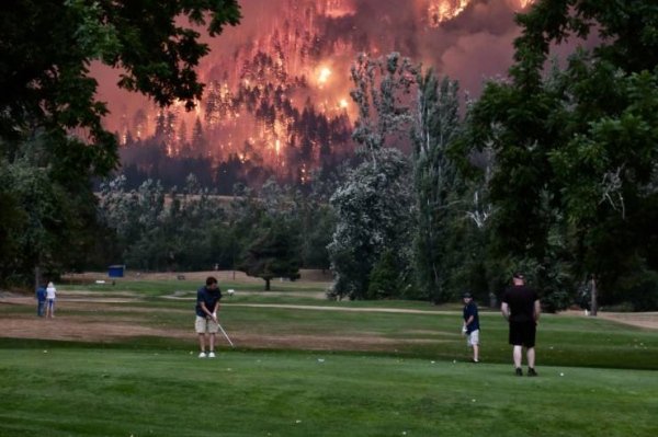 golf wildfire