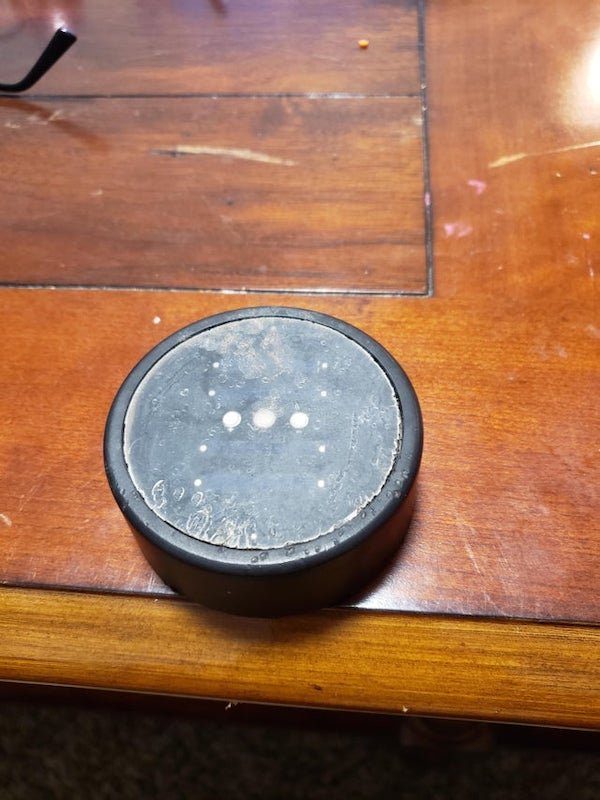 We just moved into a new house and the previous owners left this, it says to use recharble batteries only?

<br/><br/><b>A:</b>  It is the top of a solar yard light.