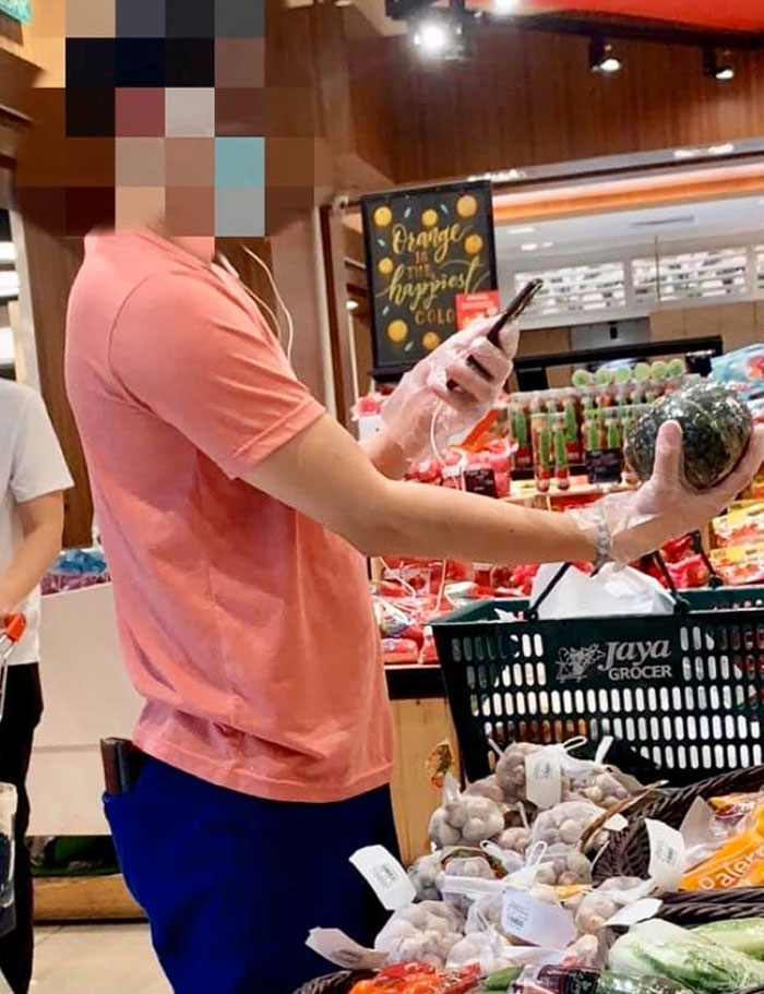 23 Times Men Were Clueless When Shopping.