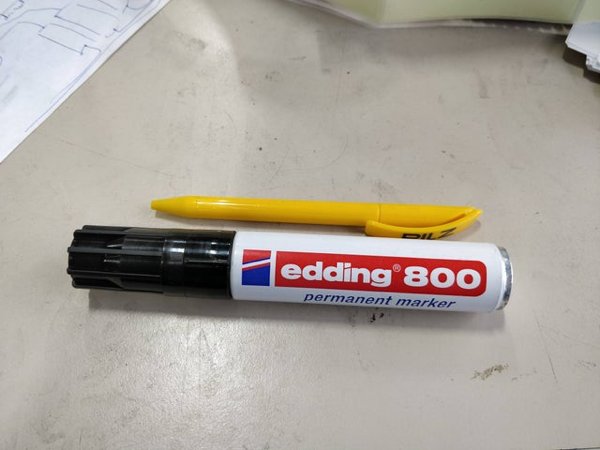 massive things -  edding - edding 800 permanent marker