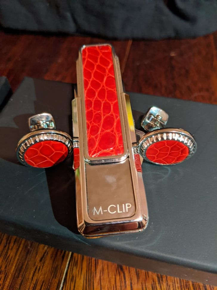 “A $360 genuine alligator money clip and cufflinks from M-clip, bought for approximately 65¢ in a Texas Goodwill outlet! Brand spanking new and in the original box!”