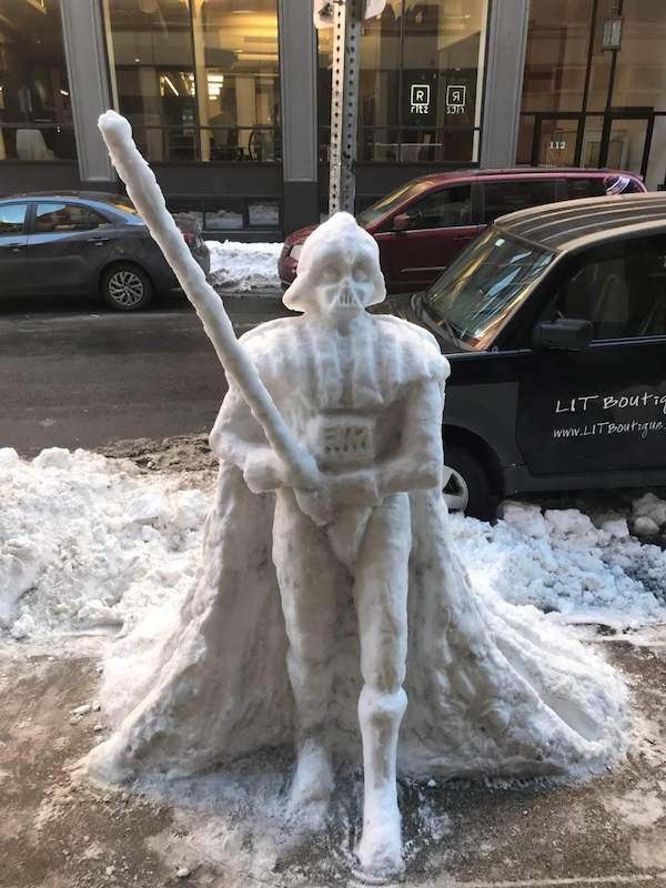 cool pictures - darth vader made out of snow