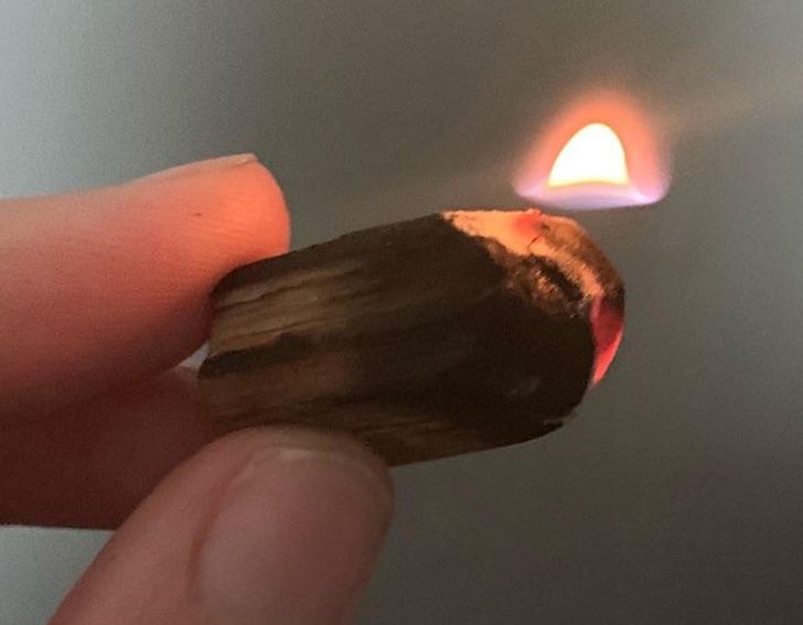 Was burning a piece of Palo Santo and this little flame appeared to be floating.