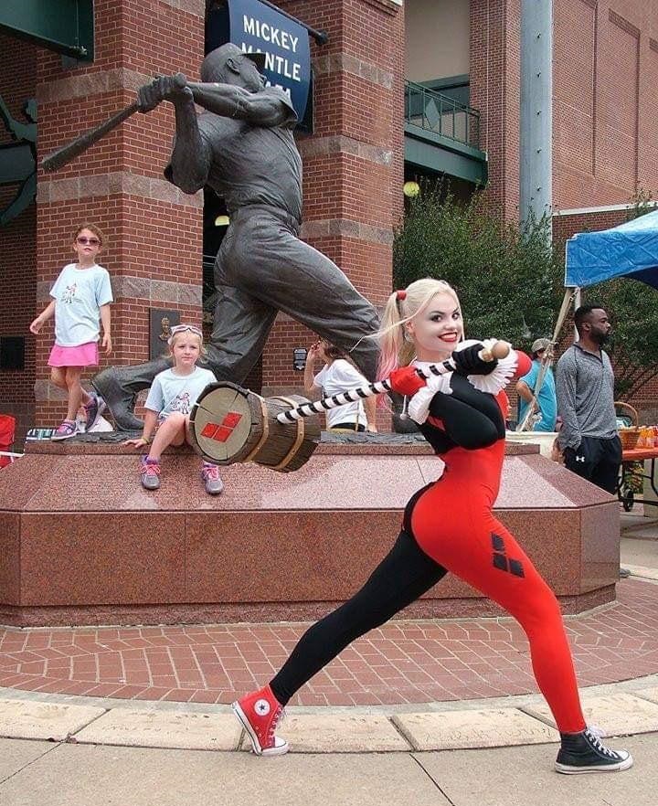 thicc harley quinn cosplay - Mickey Ntle