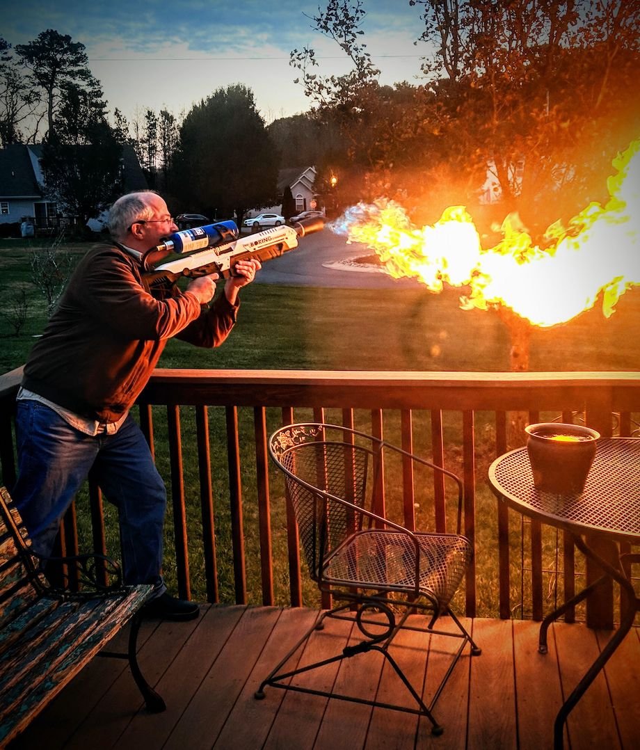 elon musk shooting flamethrower joe rogan - T 81 Ra