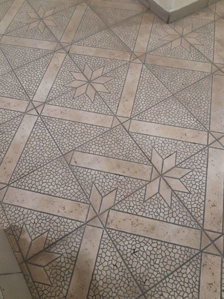 funny pics - crooked floor tiles