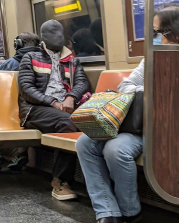 40 WTF Things Seen on the Subway.