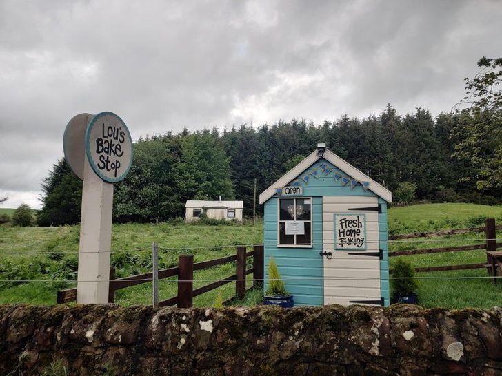 sky - Lou's Bake Stop Open Fresh Home Baking A Wave