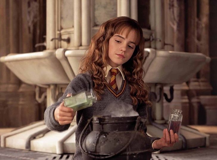 Auditions for the main roles in the Harry Potter franchise lasted for a long time — the director/producers could not find the right person to play Hermione. Finally, JK Rowling herself joined in the search. One day she happened to chat with Emma Watson over the phone, and was totally delighted by the results. At many points during the conversation, the 10-year-old girl talked incessantly, not letting the writer get a word in. This made Rowling think she’d be an ideal choice to portray Hermione in the movies.