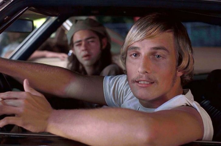 At first, Richard Linklater didn’t intend to cast Matthew McConaughey in the movie Dazed and Confused, considering him too handsome for the role of David Wooderson. However, after the actor gave a convincing performance at the auditions, the director changed his mind. But Linklater’s condition was that McConaughey had to grow a sleazy mustache. Naturally, Matthew agreed.