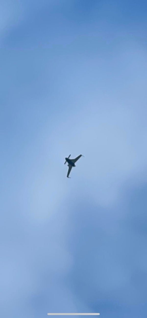 Heard a very odd sounding plane overhead just now. This is in the Midwest USA. Flying fairly low, but this is zoomed in quite a bit. What kind of plane is this?

A: That’s a Rutan Long-EZ. It’s a homebuilt (amateur/experimental) airplane that comes as a kit.