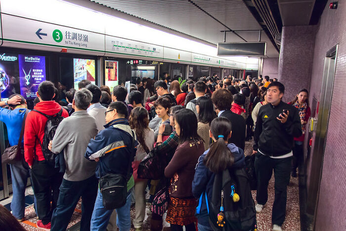 How queueing works in China. I’m from the UK, where standing too close to someone or pushing in front of them is basically akin to criminal behaviour.