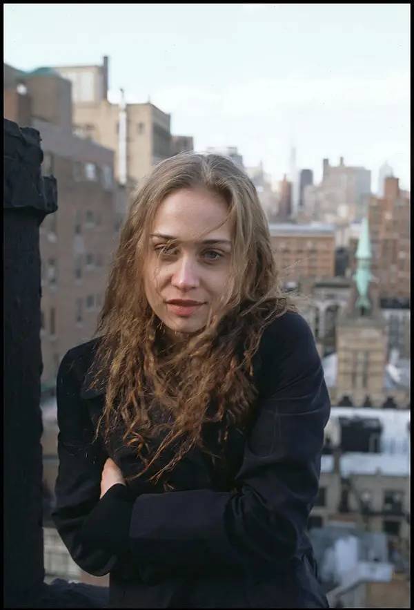 What Fiona Apple looked like in the beginning of her career in 1996:
