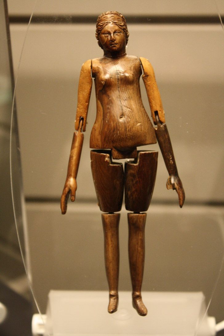 fascinating photos -  ancient roman doll