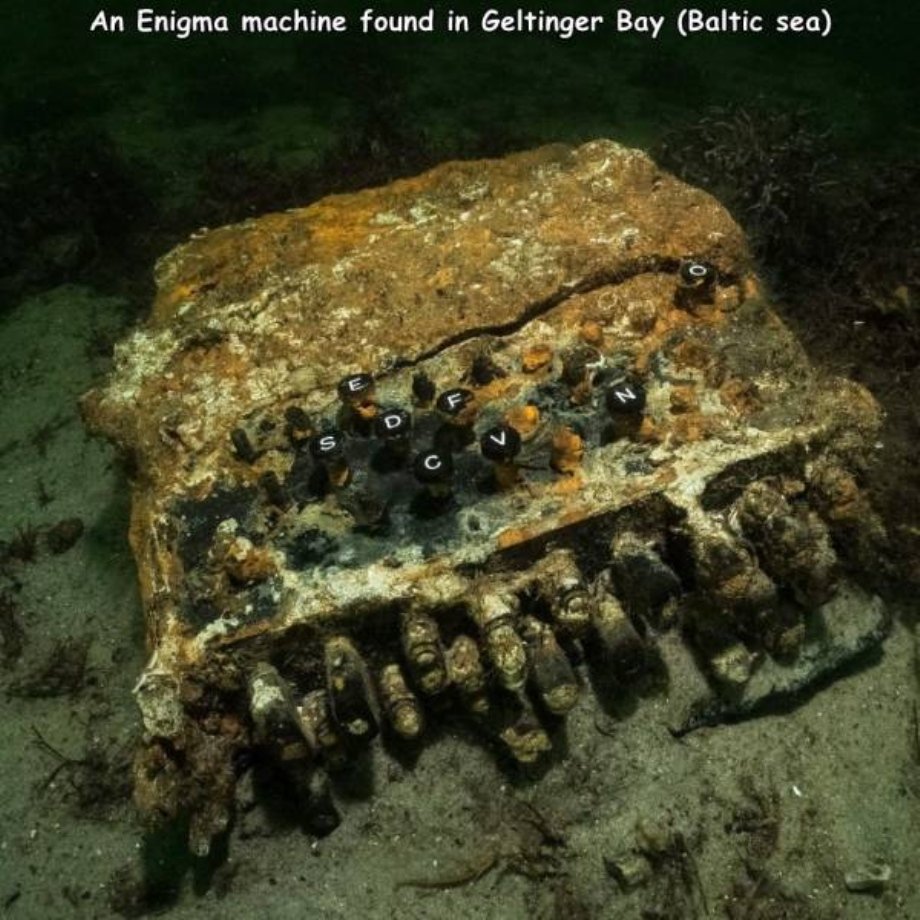 Enigma machine - An Enigma machine found in Geltinger Bay Baltic sea F N 0 S