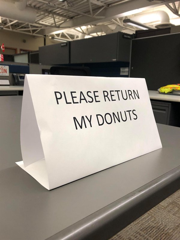 design - Con Please Return My Donuts