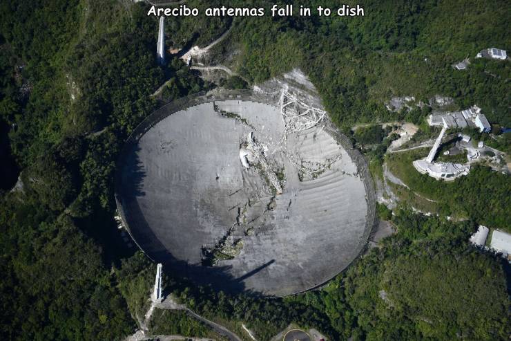 Arecibo Observatory - Arecibo antennas fall in to dish