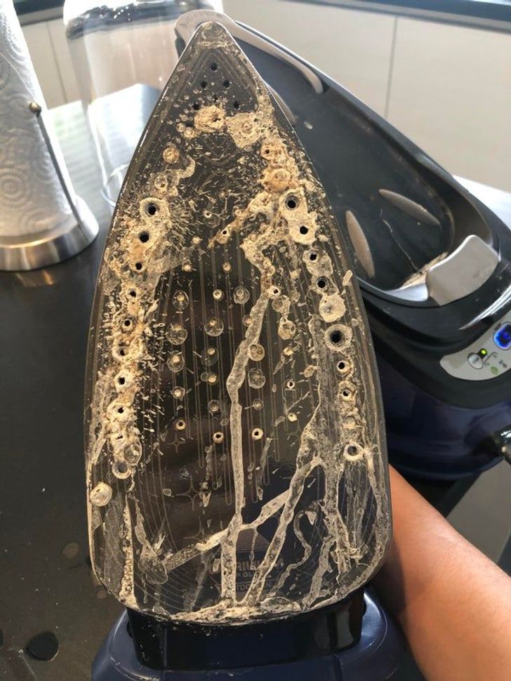 “My steam iron wasn’t working properly. I thought it might be related to calcium deposits, and it’s advised to get rid of them with the help of vinegar. This is what happened to the iron when I tried that.”