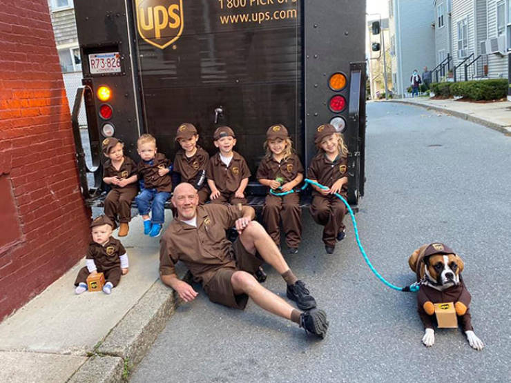 kids dress up as ups driver - Uds R73826