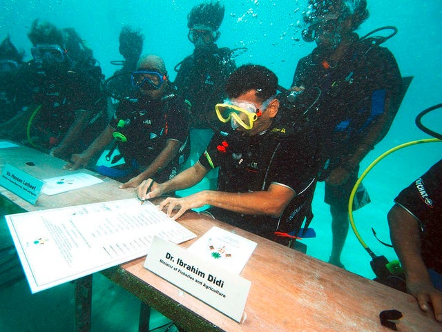 underwater meeting maldives