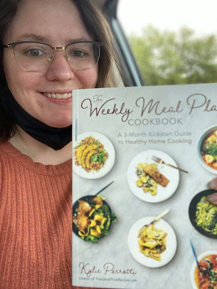 The Weekly Meal Plan Cookbook: A 3-Month Kickstart Guide to Healthy Home Cooking - Weekly Meal Pla 'Cookbook A 3 Month Kickstart Guide to Healthy Home Cooking Kylie Perretti