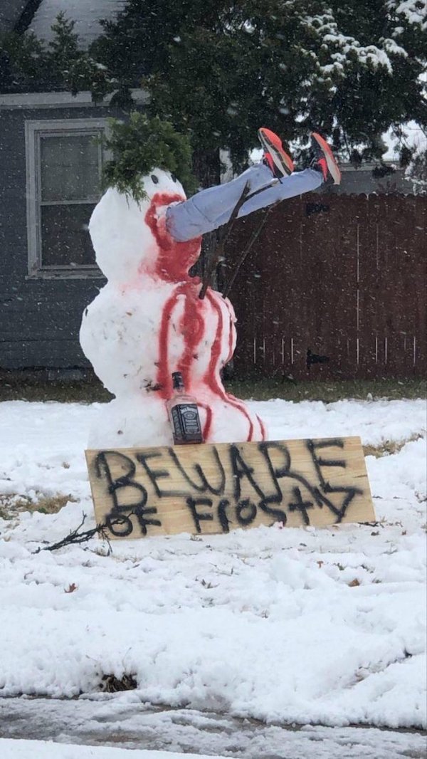 funny pictures - Beware Frosty snowman eating person