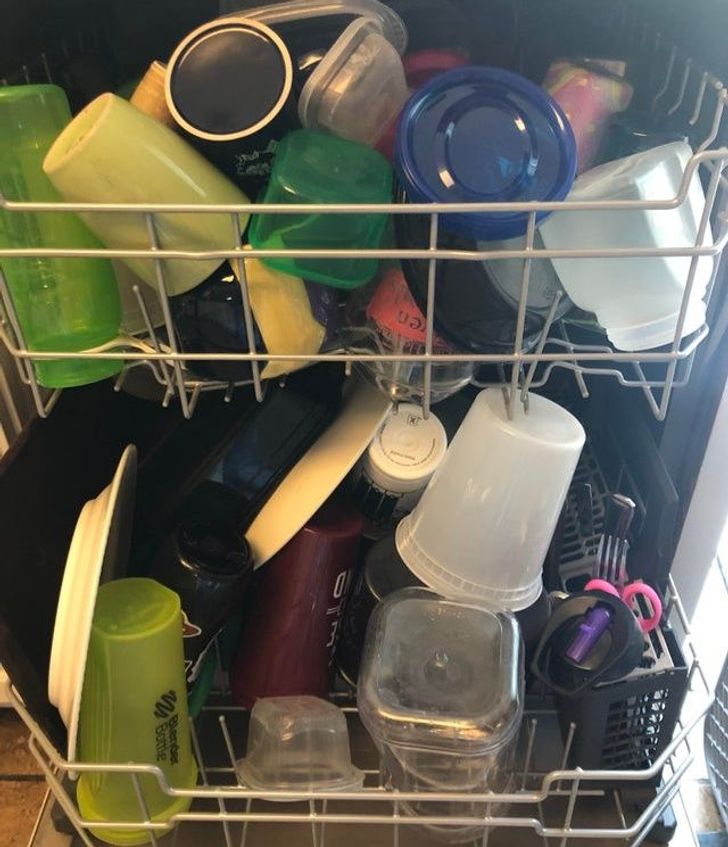 my wife loads the dishwasher - Bannel ren