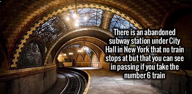 city hall subway station - There is an abandoned subway station under City Hall in New York that no train stops at but that you can see in passing if you take the number 6 train