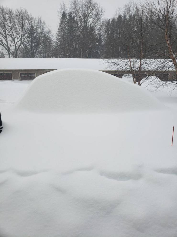 funny fail pics - car completely covered in snow