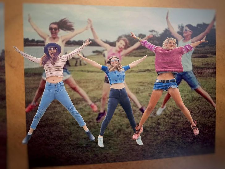 funny photos - group of women friends recreating simultaneous jumping photo