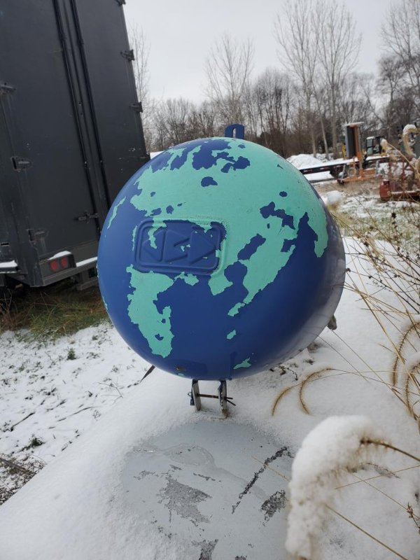 cool pics - propane tank that looks like globe