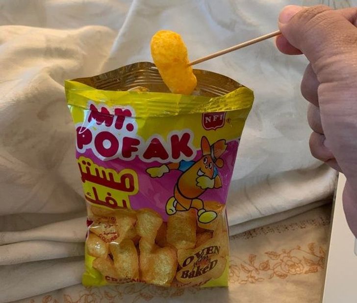 “My grandma showed me a genius way to eat cheese puffs mess-free — just use a toothpick!”