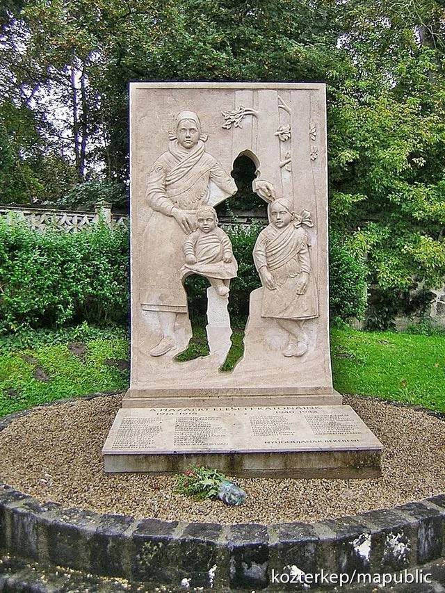 "WW1 Memorial in Vácrátót, Hungary"