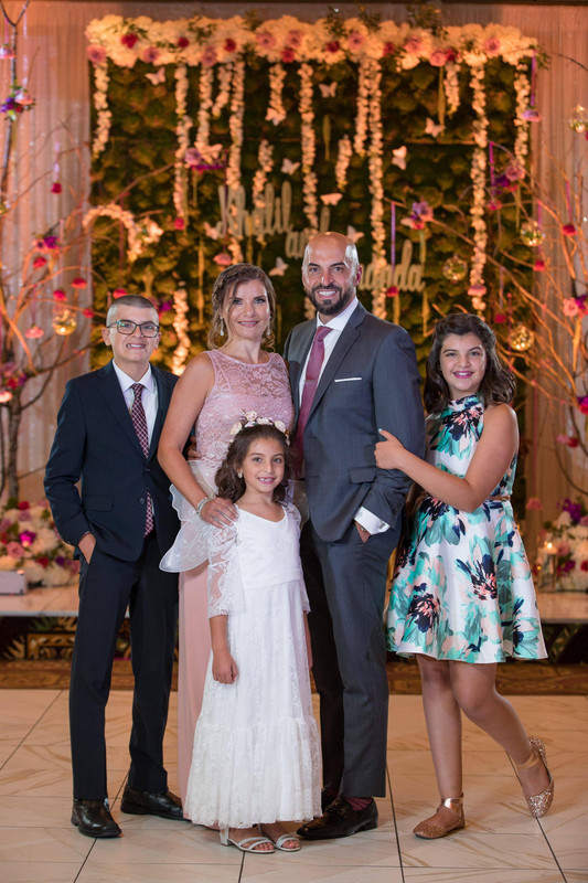 The Abbas family of Northville, Michigan – Christmas 2018. Two weeks later a drunk wrong-way driver slammed into the family’s SUV, killing all five instantly.