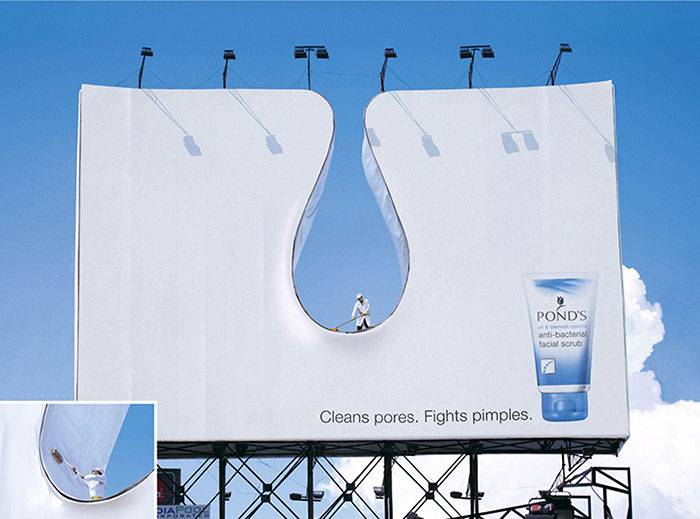 creative billboard advertising - Pond'S antibacterial facial scrub Cleans pores. Fights pimples. Diapor Posao