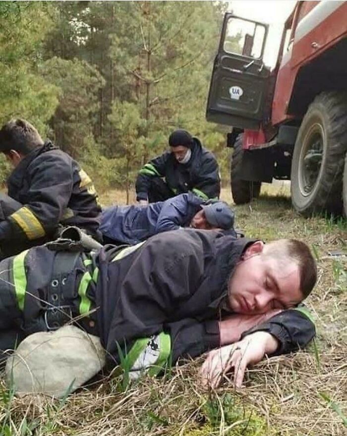 amazing people - chernobyl forest fire firefighters - Ua