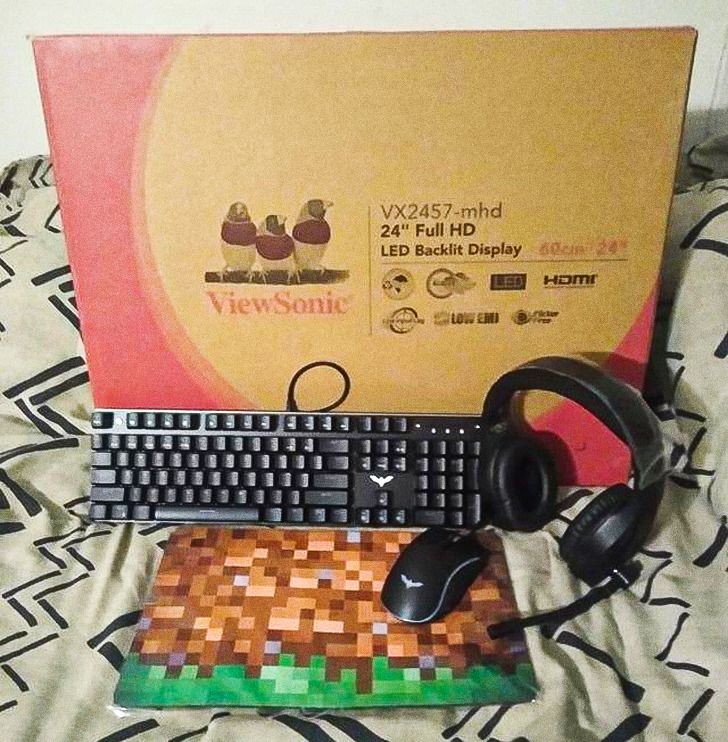 “I posted some questions about computers to surprise my son. A kind user saw my budget was low and sent me this!”