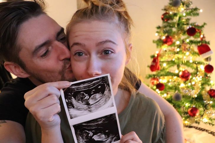 “After several spontaneous abortions, the doctors told us that our chances of getting pregnant were extremely small. We still did it and I’m crying with happiness now.”
