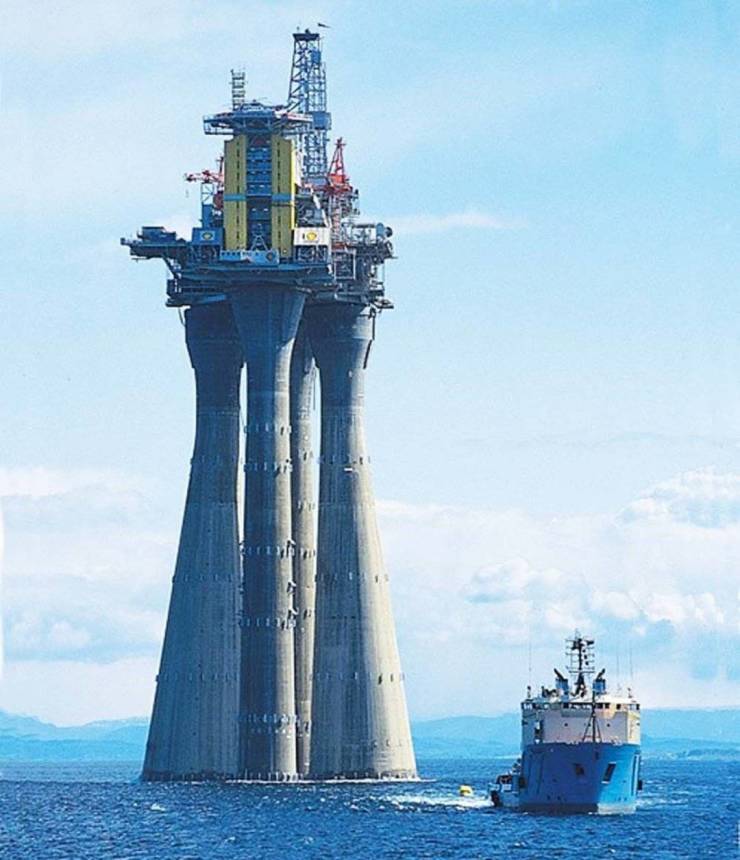 world's largest oil rig