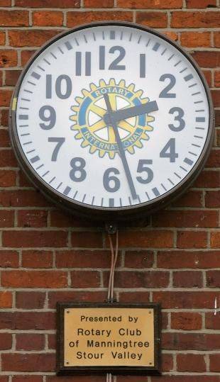 clock - 11 12 Cotar 2 10 9 3 7 8 Ona 65 Presented by Rotary Club of Manningtree Stour Valley