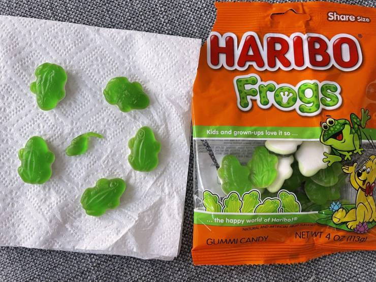 cool pics - gummy frog candies