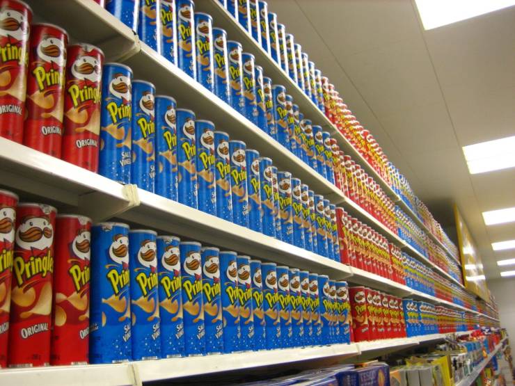 cool pics - supermarket aisle with lots of cans of pringles chips