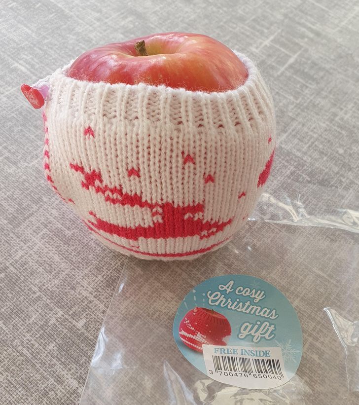 apple - A cosy Christmas gift Free Inside 3"700476 650040