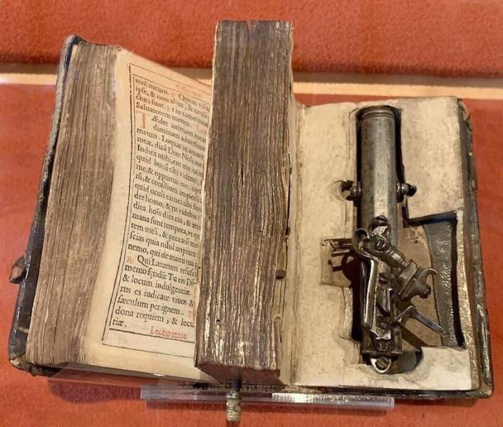 francesco morosini prayer book pistol