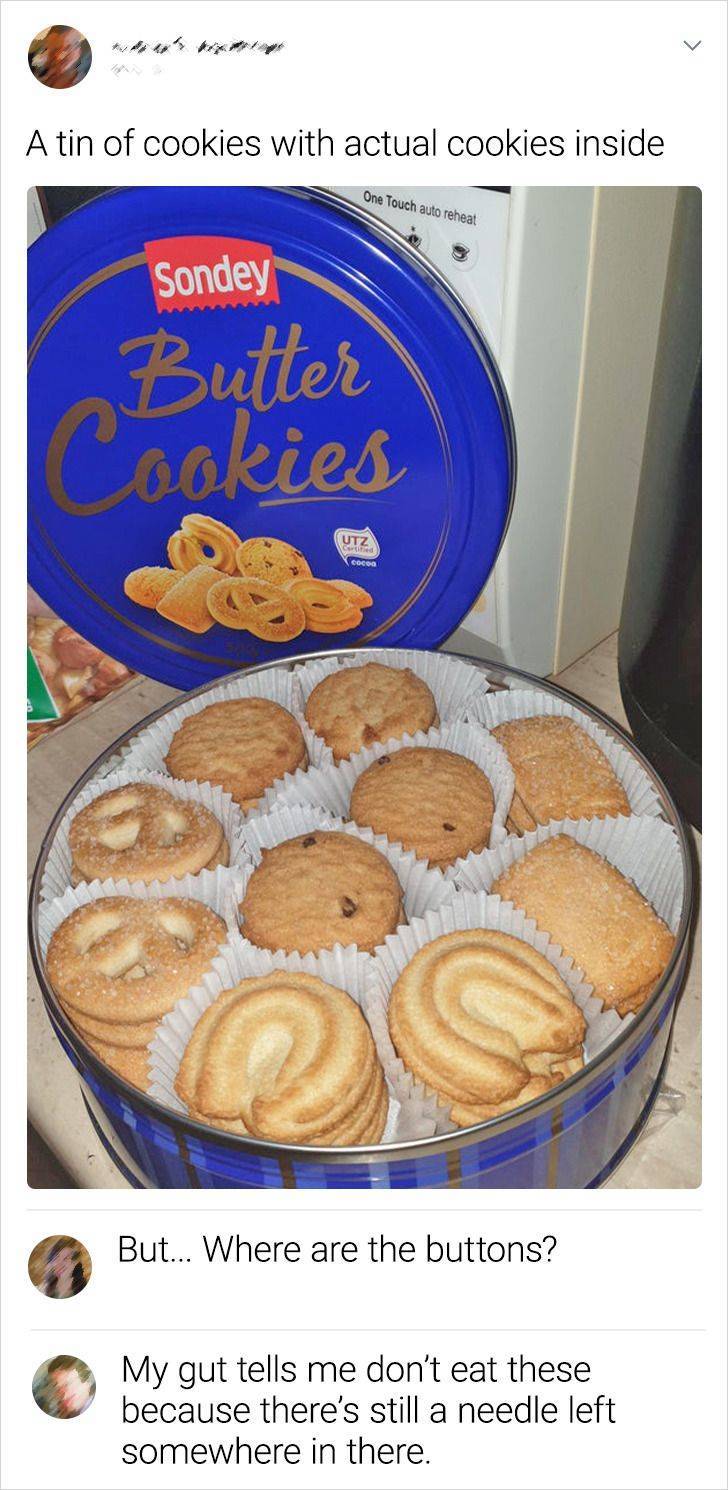 baking - A tin of cookies with actual cookies inside One Touch auto reheat Sondey Butter Cookies Utz Cocog 2 But... Where are the buttons? My gut tells me don't eat these because there's still a needle left somewhere in there.
