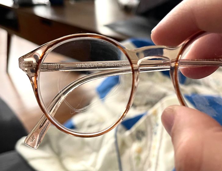 “There was a piece of sand on my glasses’ cleaning cloth.”