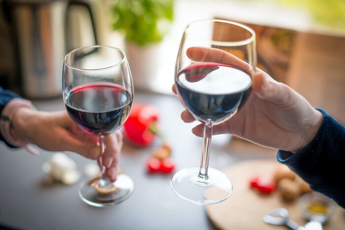 Til In 1991, 60 Minutes Suggested Red Wine Was The Answer To The "French Paradox" (France Enjoys A Low Incidence Of Heart Disease Despite A Diet High In Saturated Fats). Within A Year, American Consumption Of Wine Increased 40% And Some Wine Sellers Began Promoting Their Products As "Health Food"