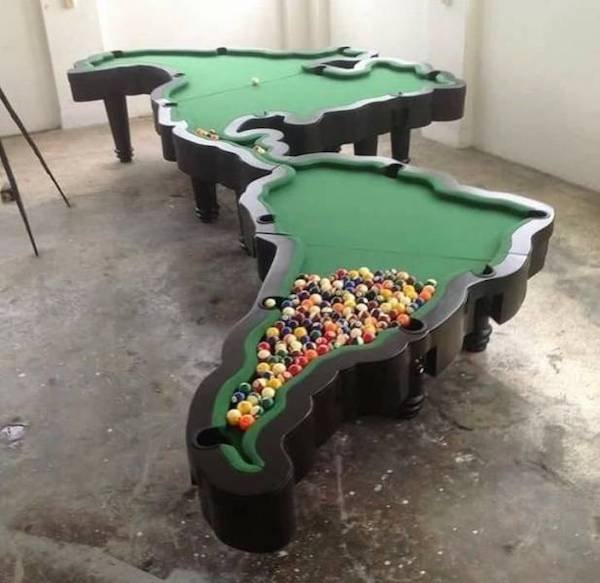 funny pics - billiard table shaped like north america