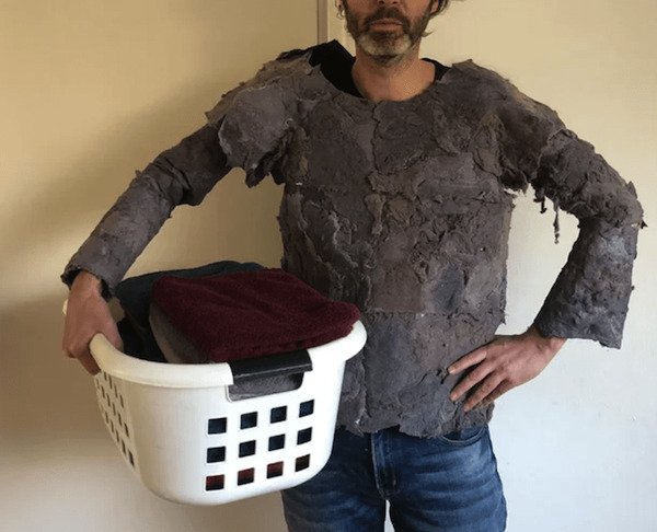 funny pics - man wearing shirt made from dryer lint